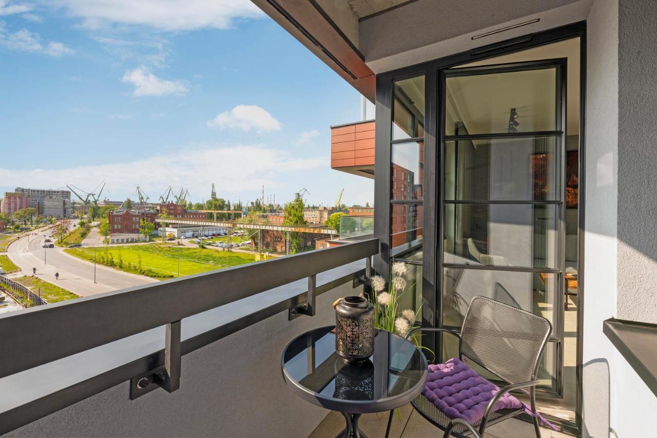 Flatbook - City Center Apartments Doki Living Гданск Екстериор снимка