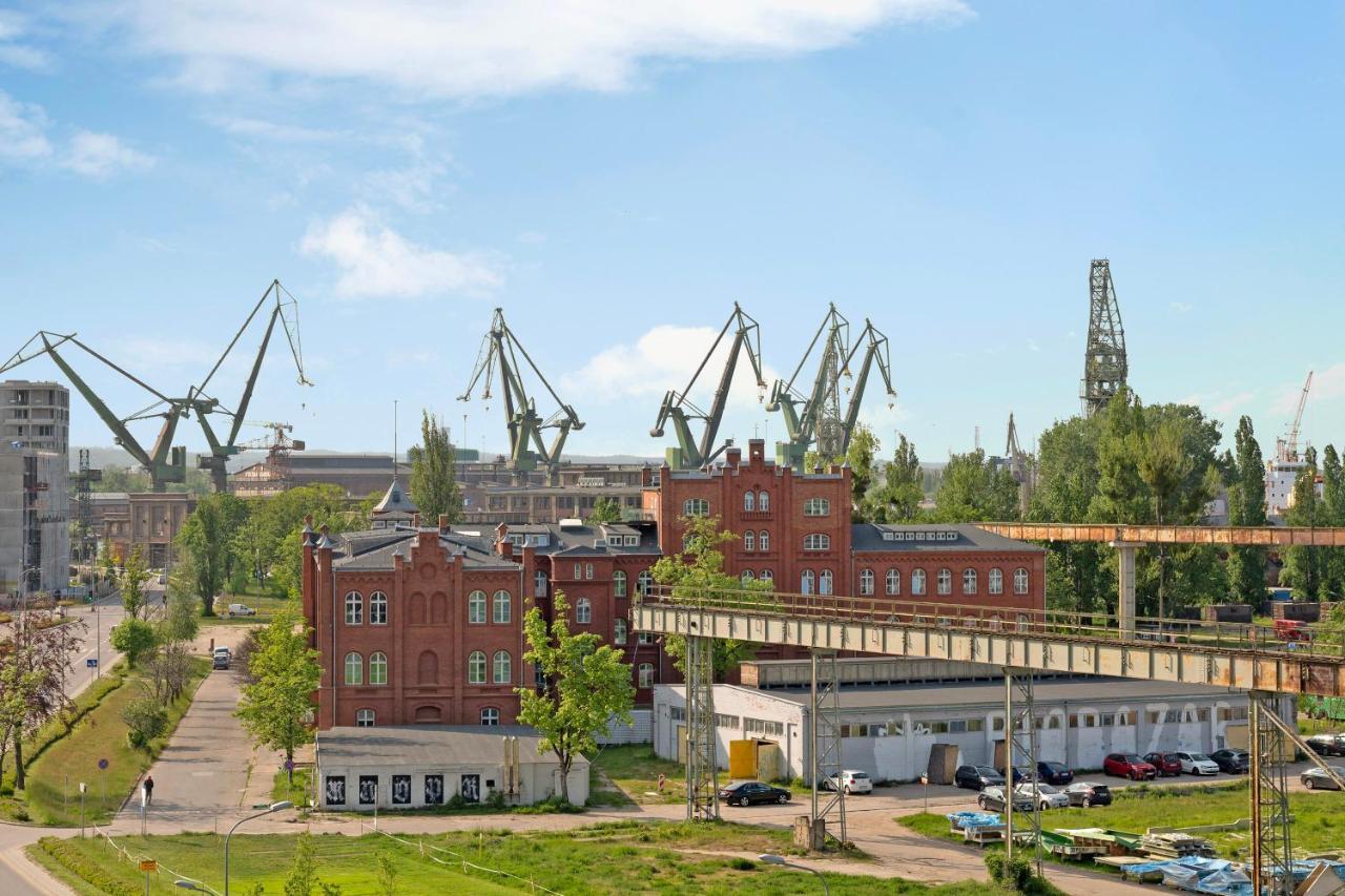 Flatbook - City Center Apartments Doki Living Гданск Екстериор снимка