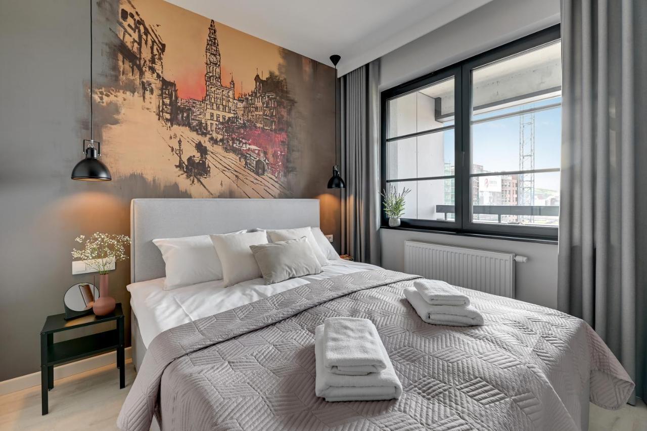 Flatbook - City Center Apartments Doki Living Гданск Екстериор снимка