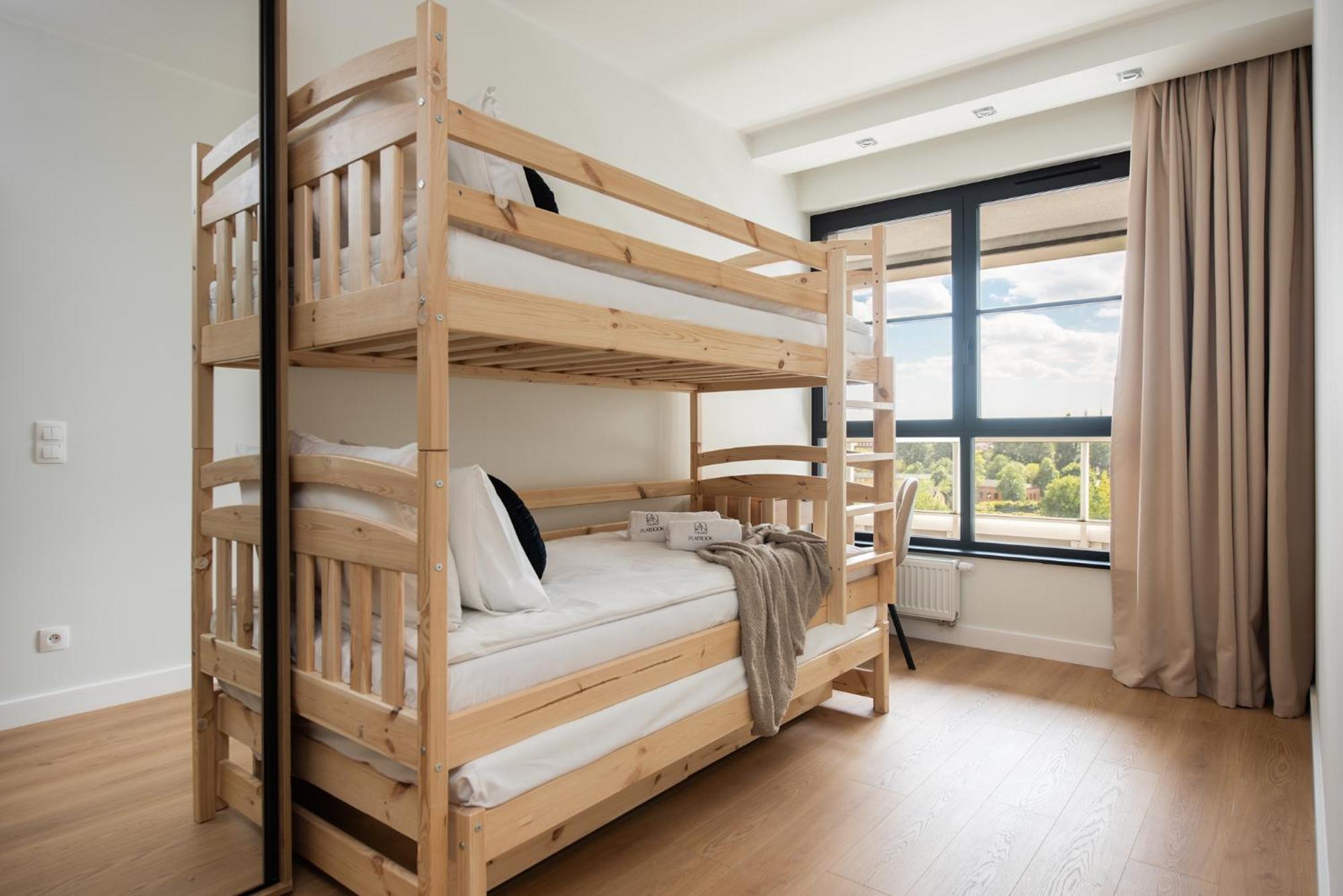 Flatbook - City Center Apartments Doki Living Гданск Екстериор снимка