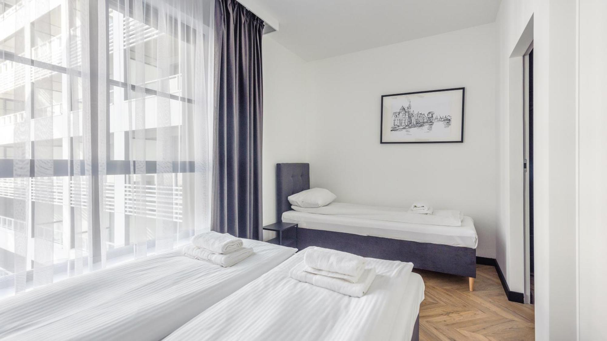 Flatbook - City Center Apartments Doki Living Гданск Екстериор снимка