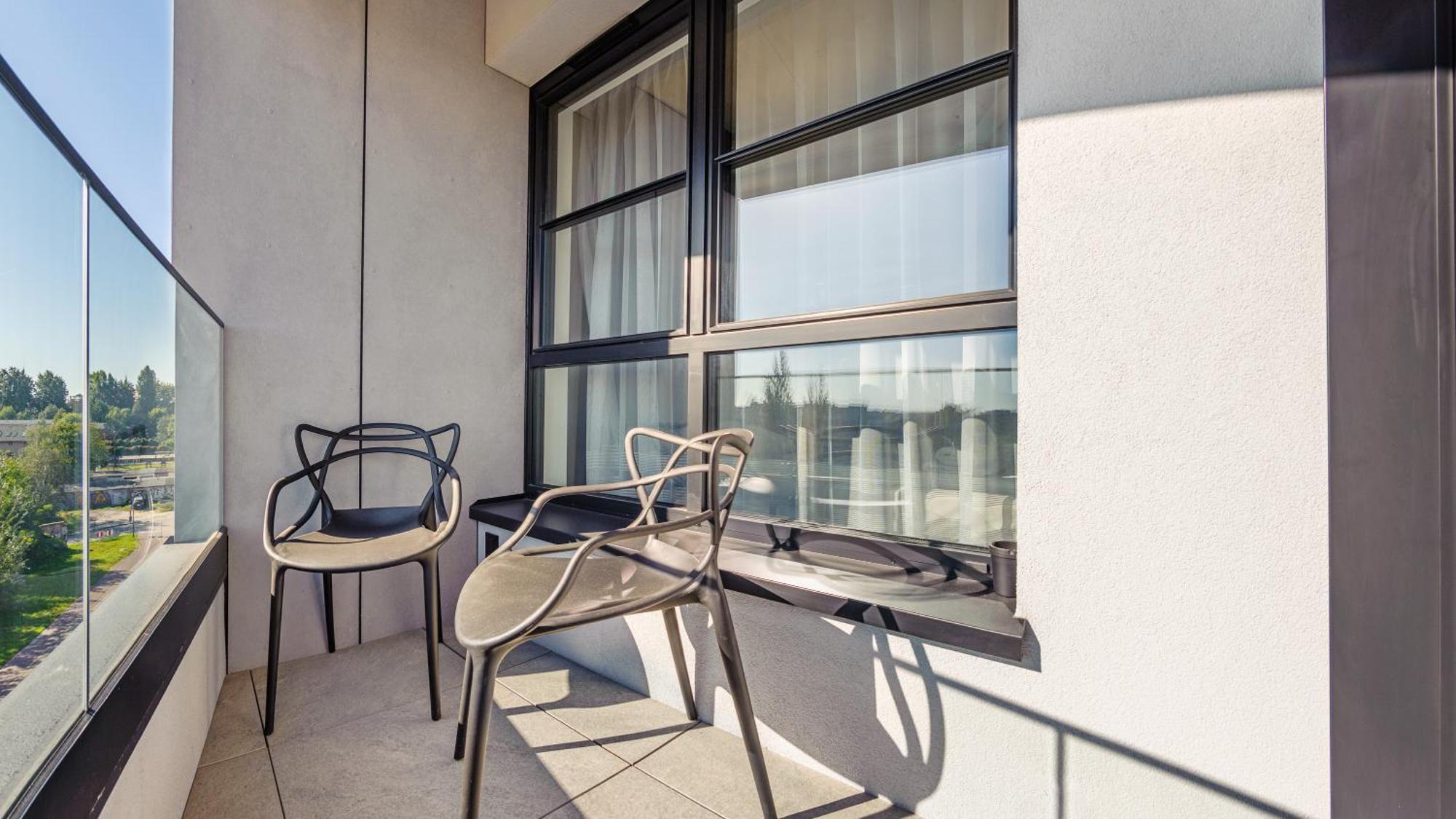 Flatbook - City Center Apartments Doki Living Гданск Екстериор снимка